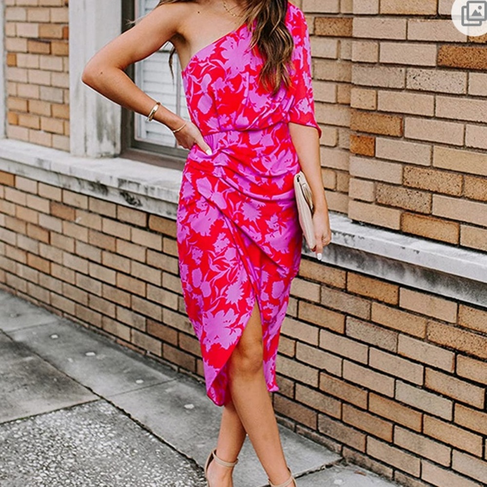 HP!!! 🎊🎉 Floral One-Shoulder Midi Dress 👗
